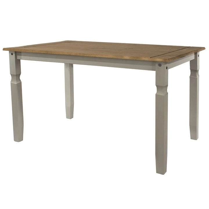 Esstisch aus Holz