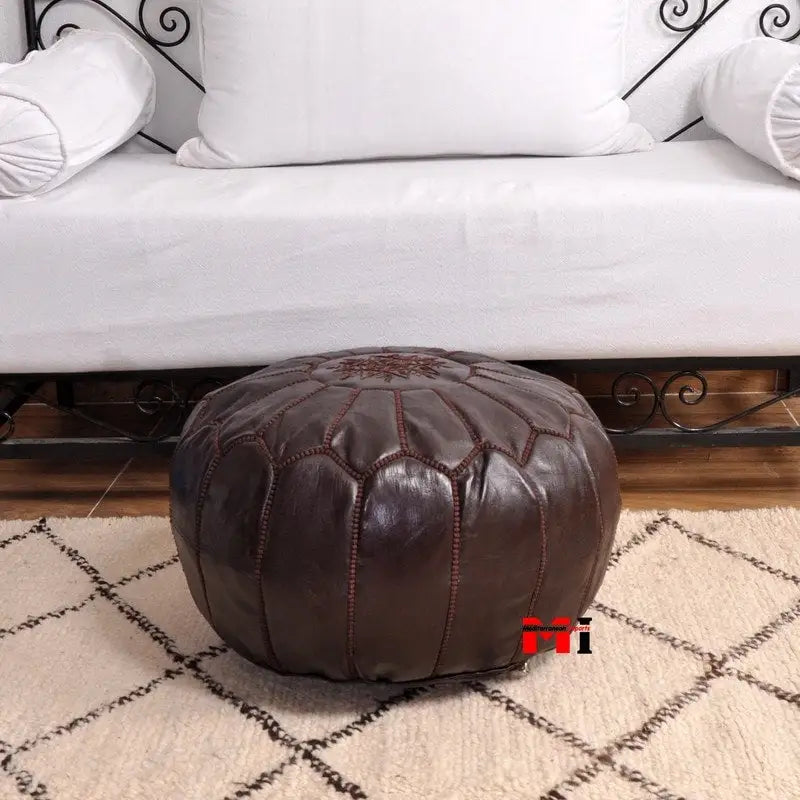 Handgefertigter marokkanischer Ottoman/Pouf aus vollnarbigem Leder (Marokko)